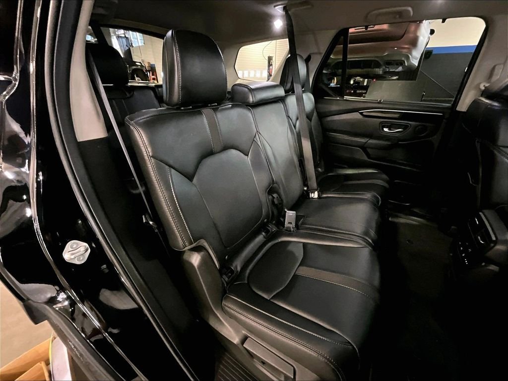 Used 2025 Black Honda EX-L image 16
