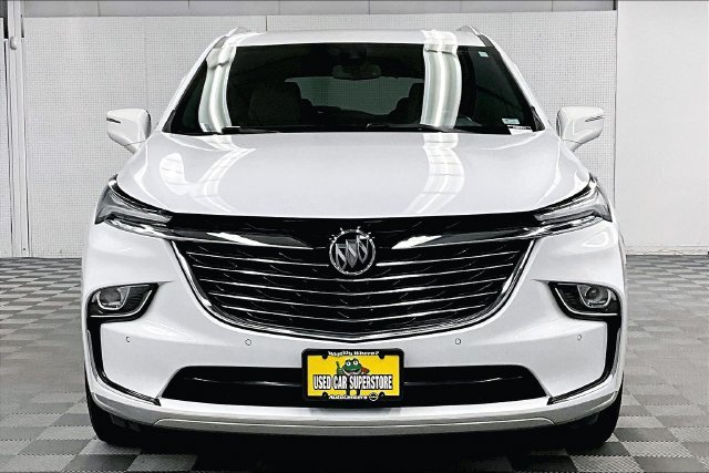 Used 2023 Summit White Buick Essence image 4