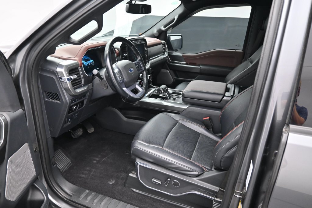 Used 2023 Gray Metallic Ford Lariat image 10