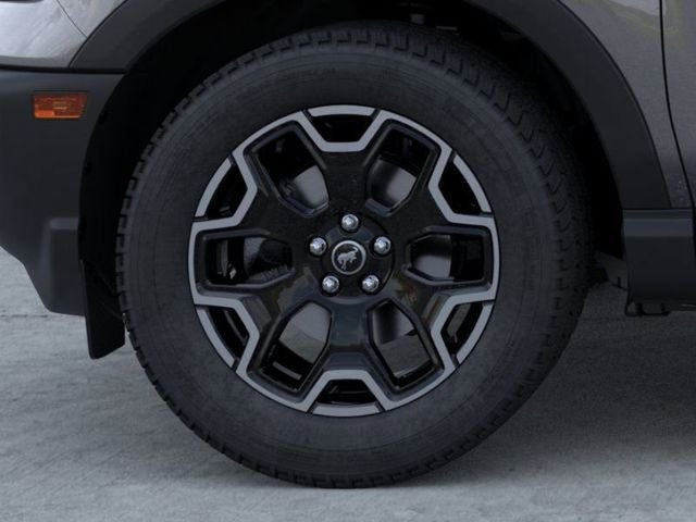 New 2025 Carbonized Gray Metallic Ford Outer Banks® image 20