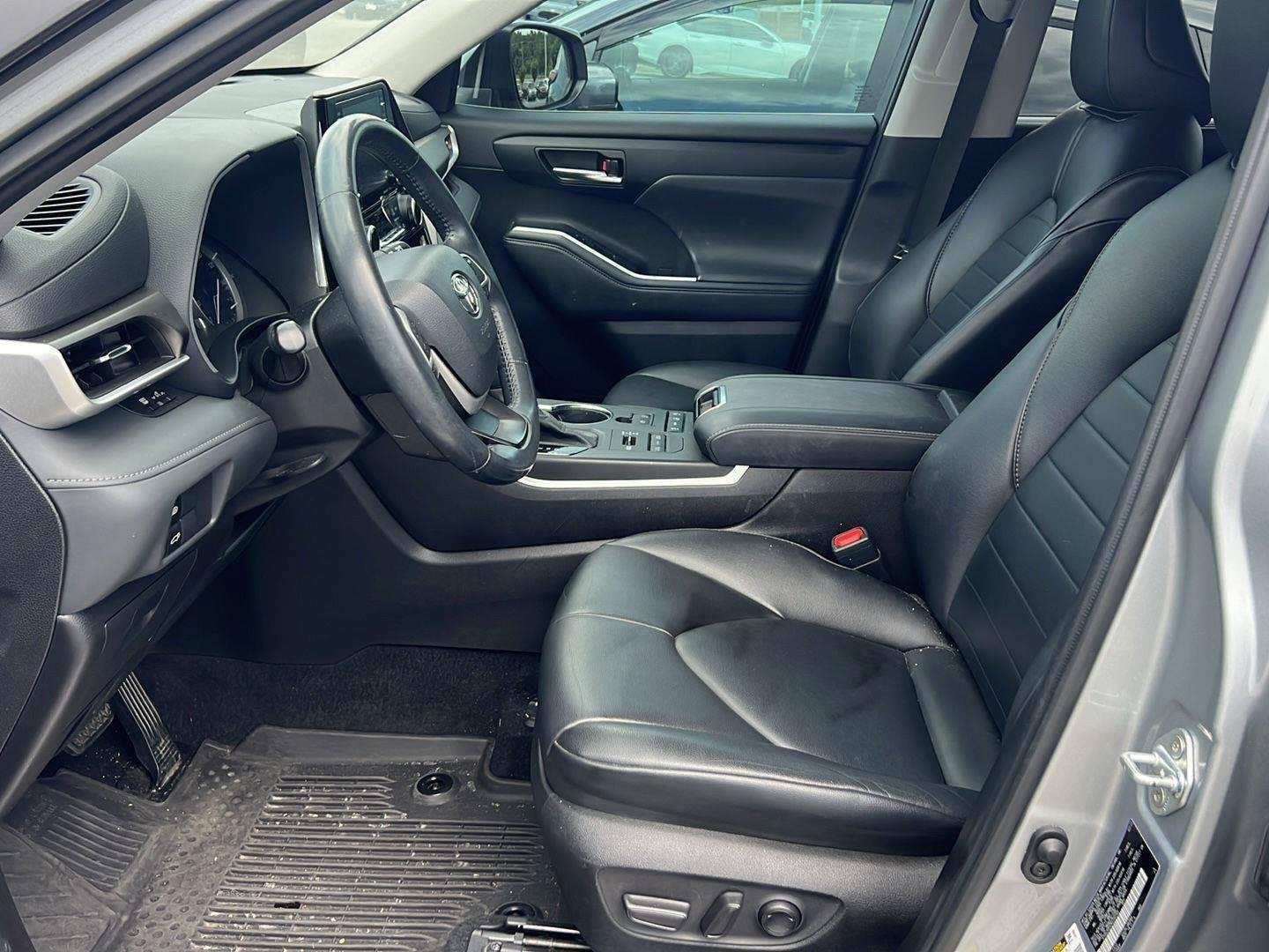 Used 2022 Celestial Silver Metallic Toyota XLE image 9