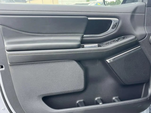 New 2027 Glacier Gray Metallic Tri-Coat Ford MAX Platinum image 13