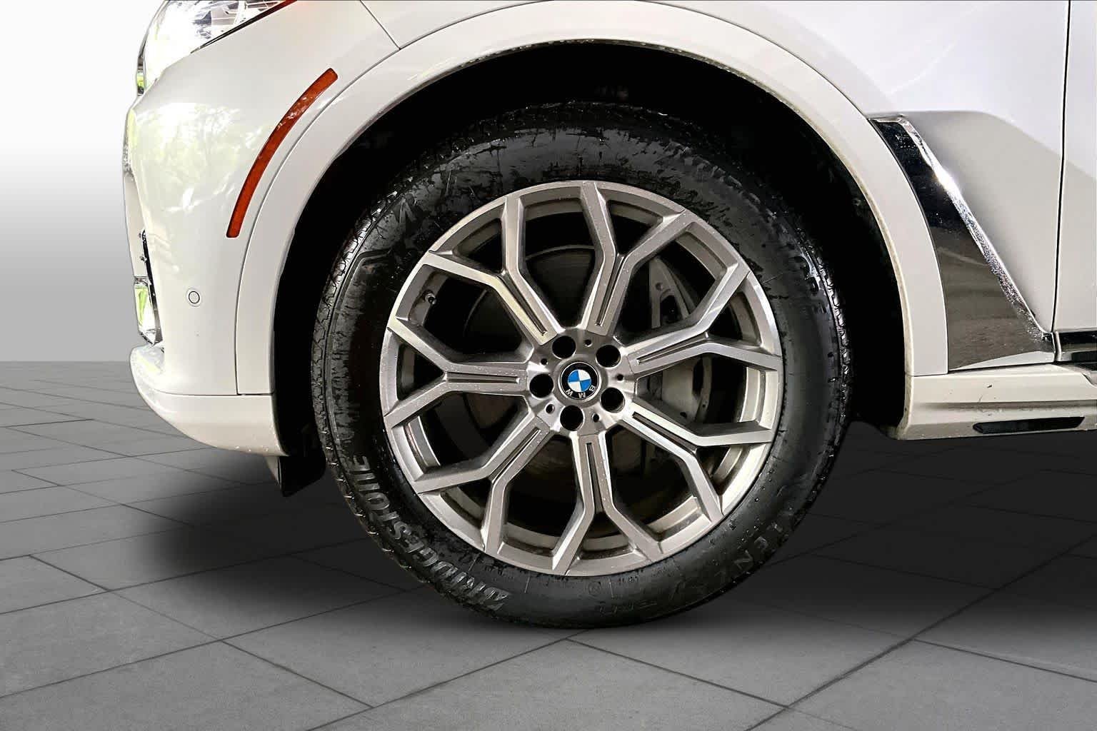 Used 2020 Mineral White Metallic BMW xDrive40i image 10