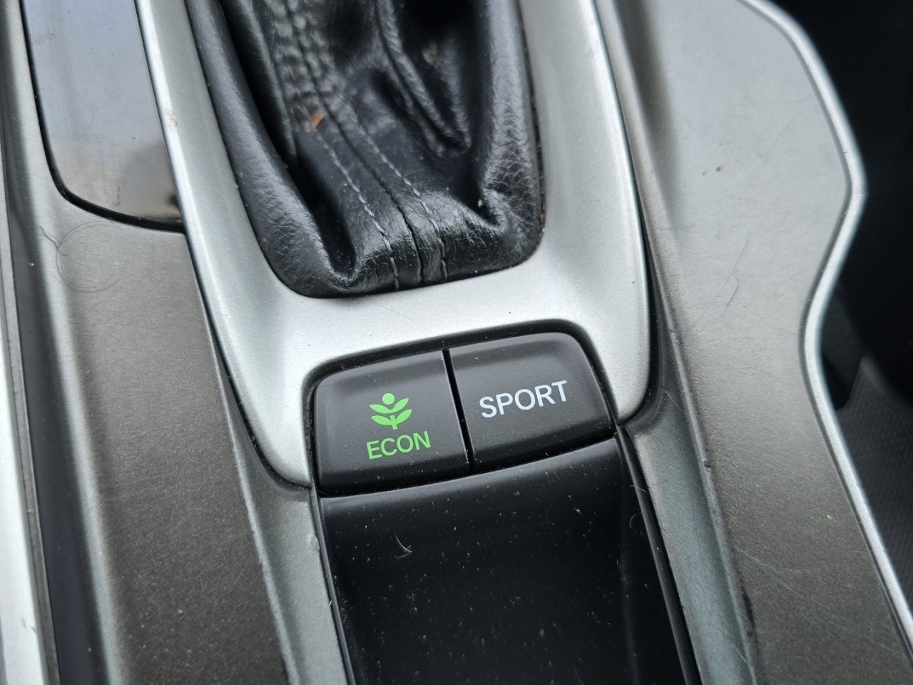 Used 2018  Honda Touring image 30