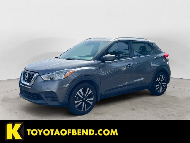 Used 2018 Gray Nissan SV image 1