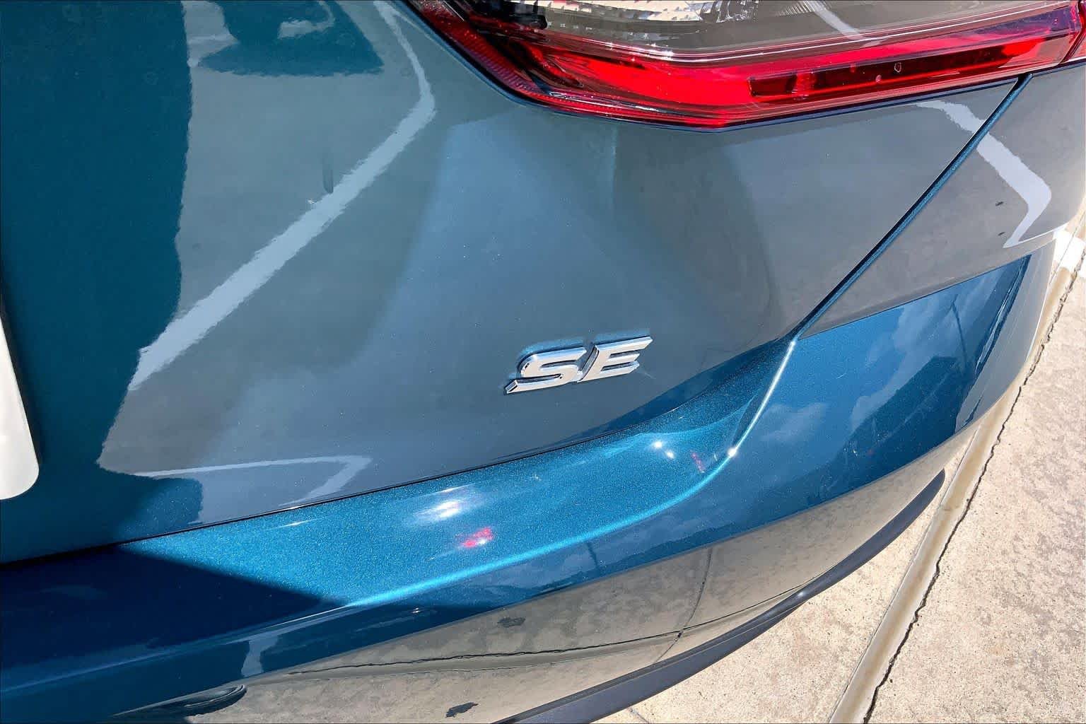 Used 2025 Ocean Gem Toyota SE image 19