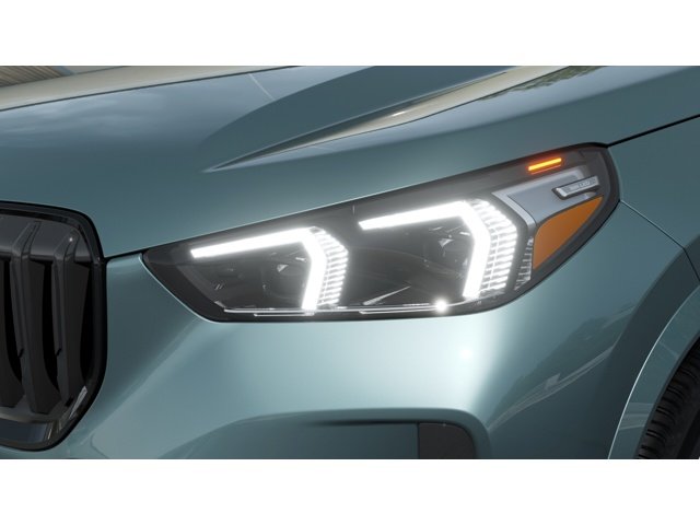 New 2026 Cape York Green Metallic BMW xDrive28i image 6