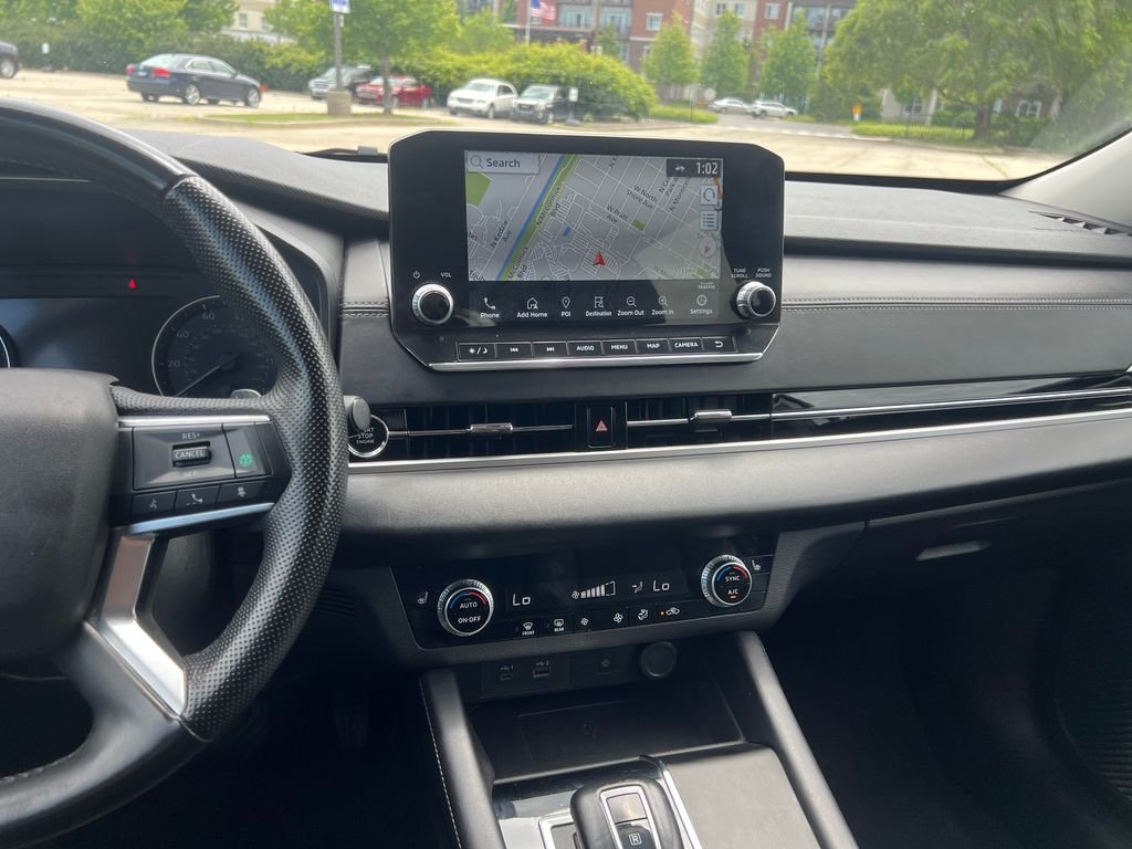 Used 2024  Mitsubishi SE image 23