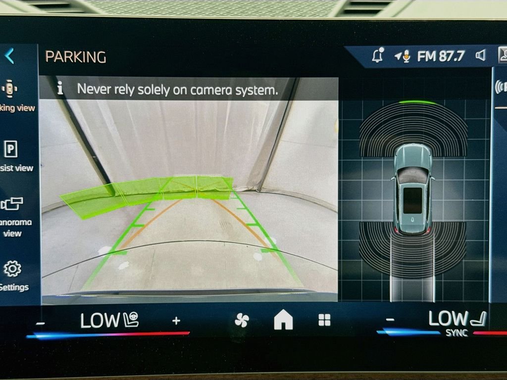New 2026 Green Metallic BMW xDrive28i image 15