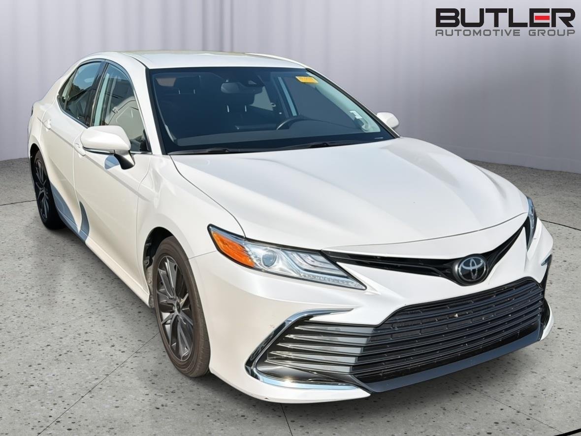 Used 2023 Wind Chill Pearl Toyota XLE image 6