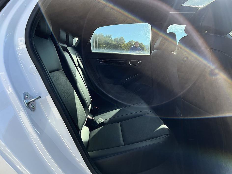 Used 2022 Platinum White Pearl Honda Sport Touring image 21