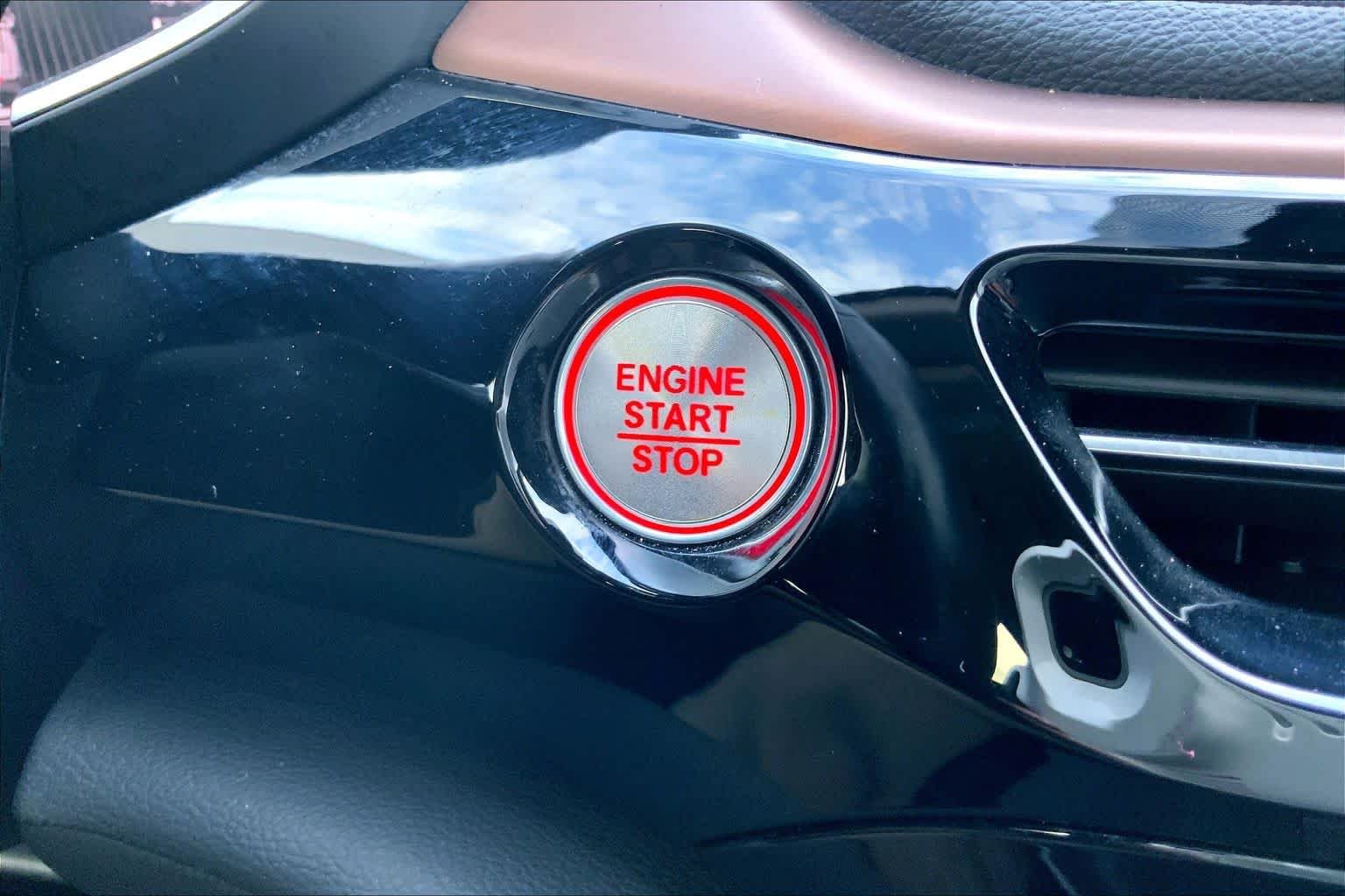Used 2022 Liquid Carbon Metallic Acura  image 35