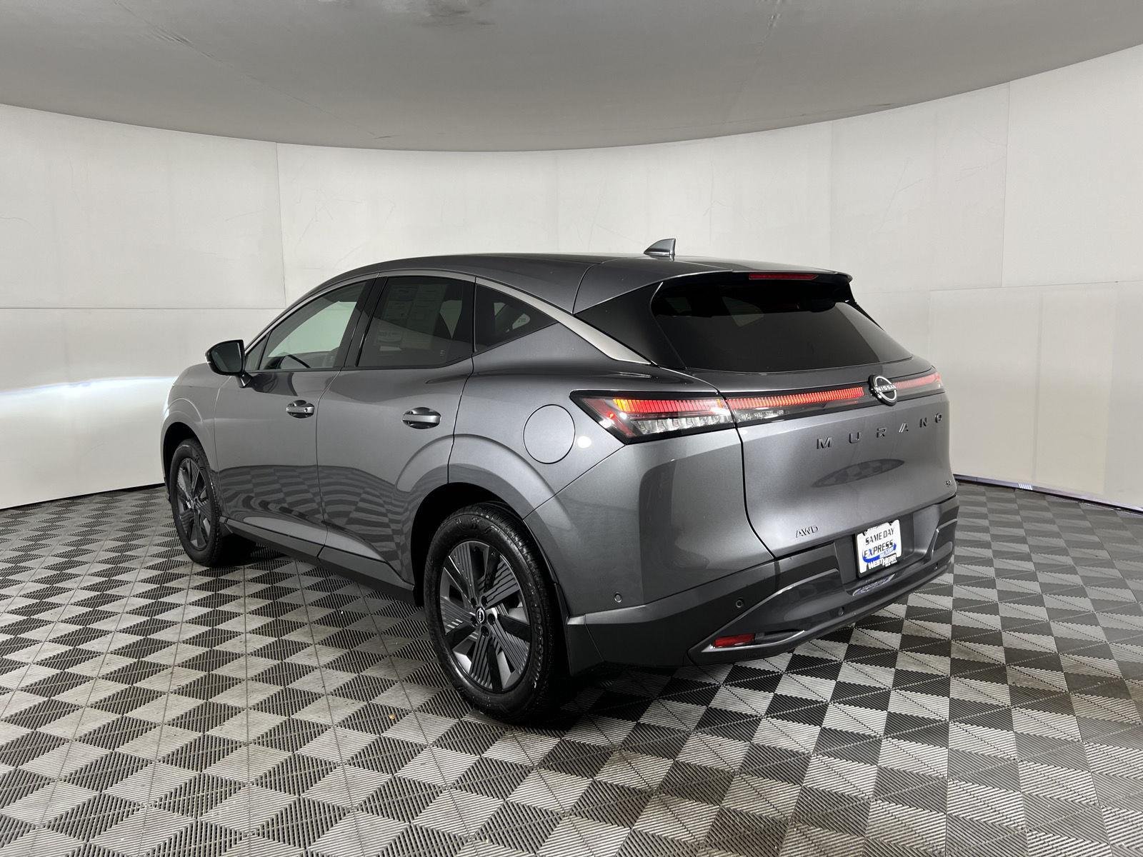 Certified Used 2025 Gun Metallic Nissan SL image 7
