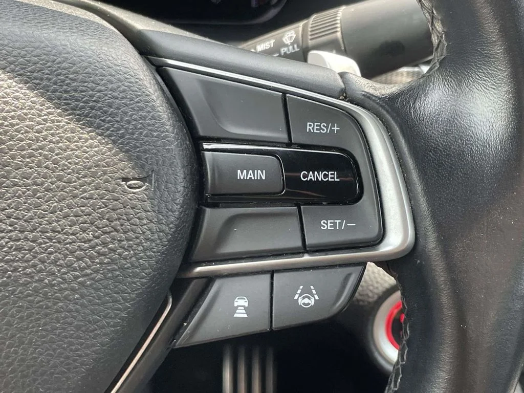 Used 2018  Honda Sport image 32