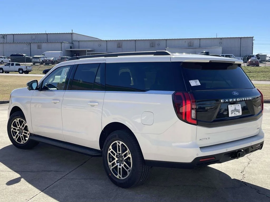 New 2026 Star White Metallic Tri-Coat Ford MAX Active image 5