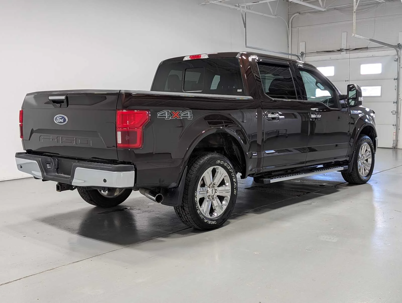 Used 2019 Magma Red Metallic Ford LARIAT image 8