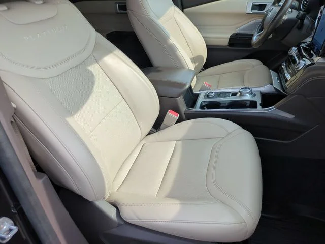 Used 2022 Black Ford Platinum image 35