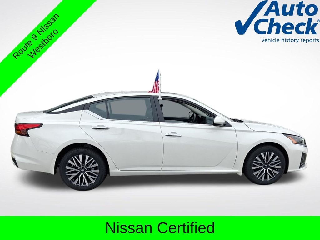Used 2023 White Nissan 2.5 SV image 6