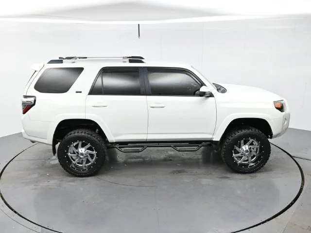 Used 2019 Super White Toyota SR5 image 38