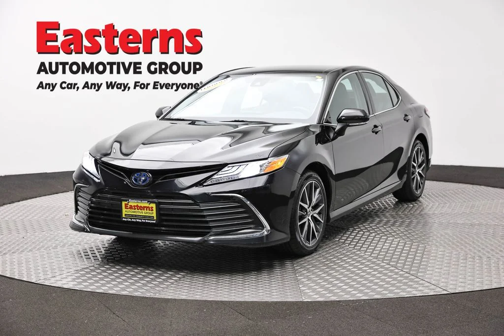 Used 2022 Black Toyota XLE image 1