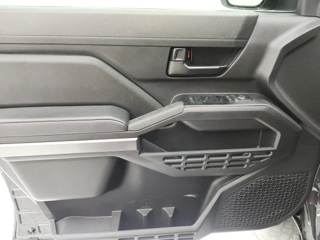 Used 2025  Toyota SR5 image 9