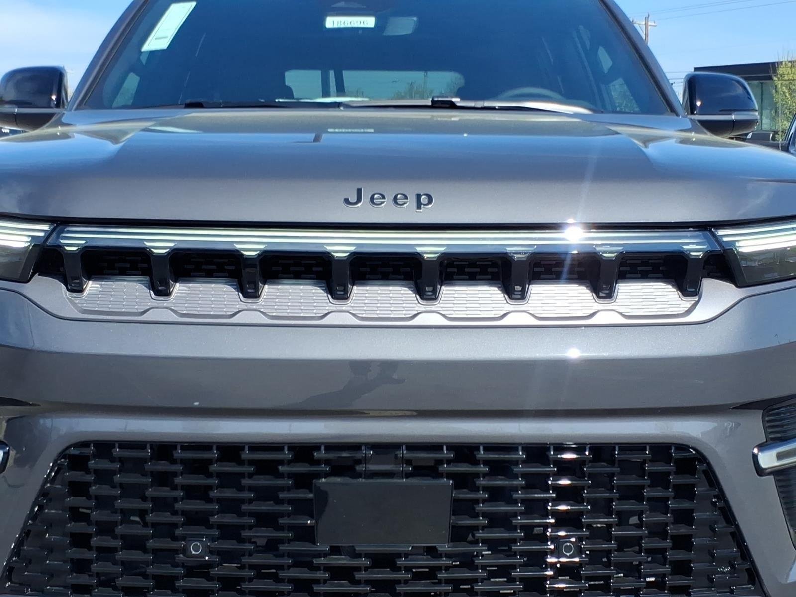 New 2026 Baltic-Gray Metallic Clear-Coat Exterior Paint Jeep  image 14