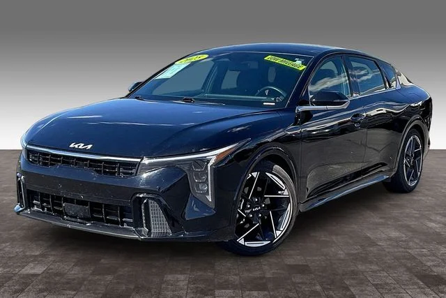 2025 Kia K4 GT-Line AT's photo