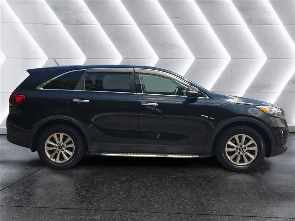 Used 2019 Black Kia L image 6