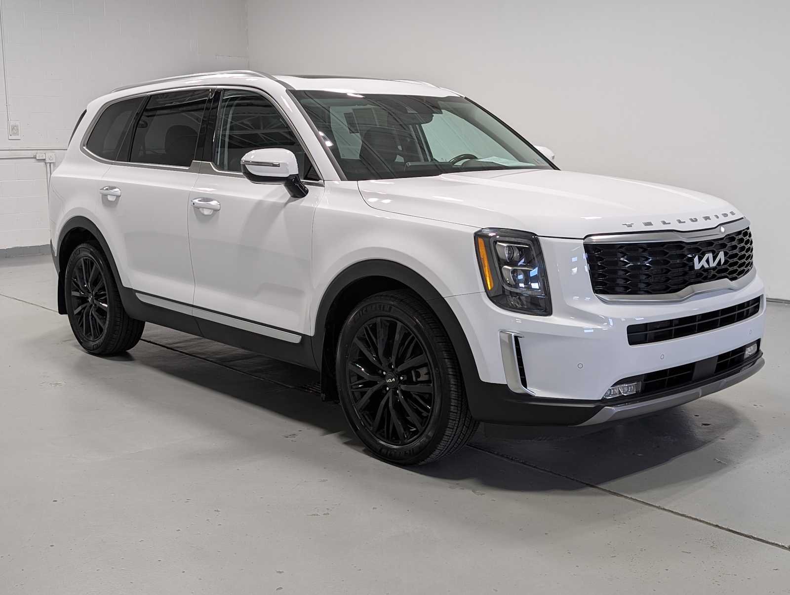 Used 2022 GLAC WHITE Kia SX image 7