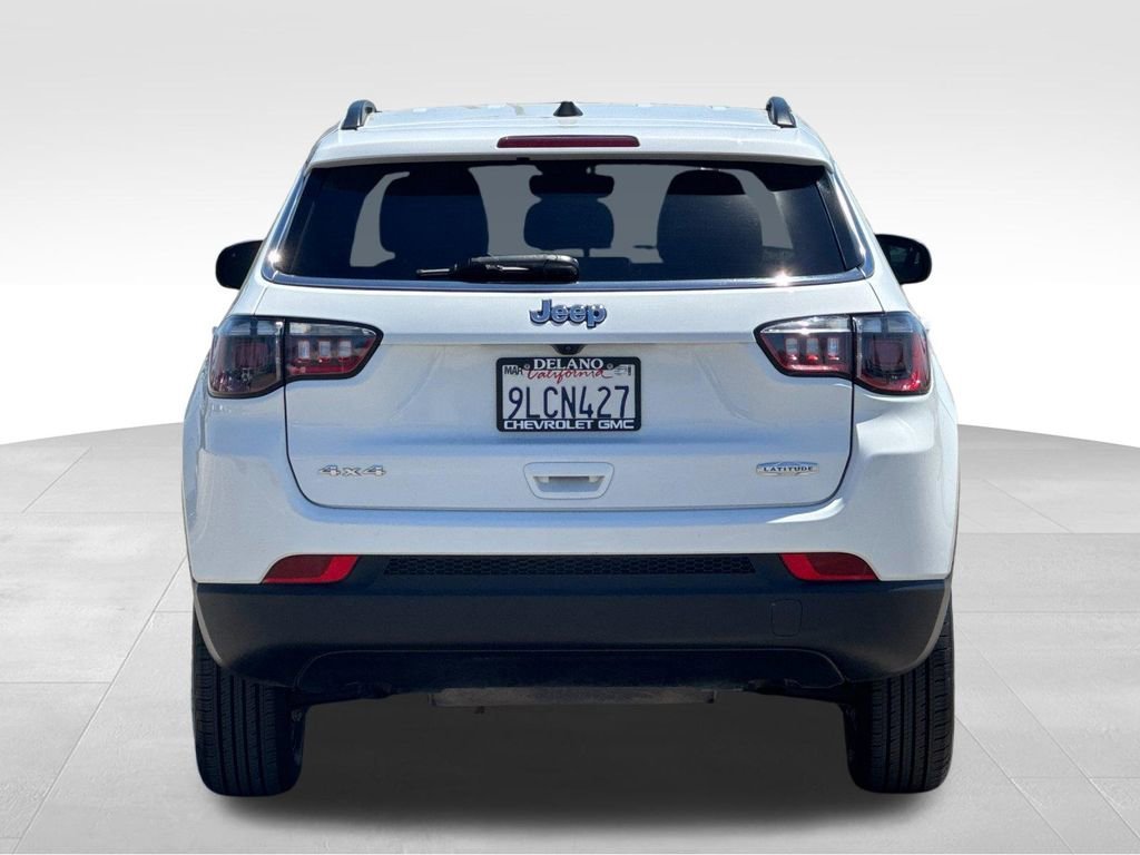 Used 2024 White Jeep Latitude image 4