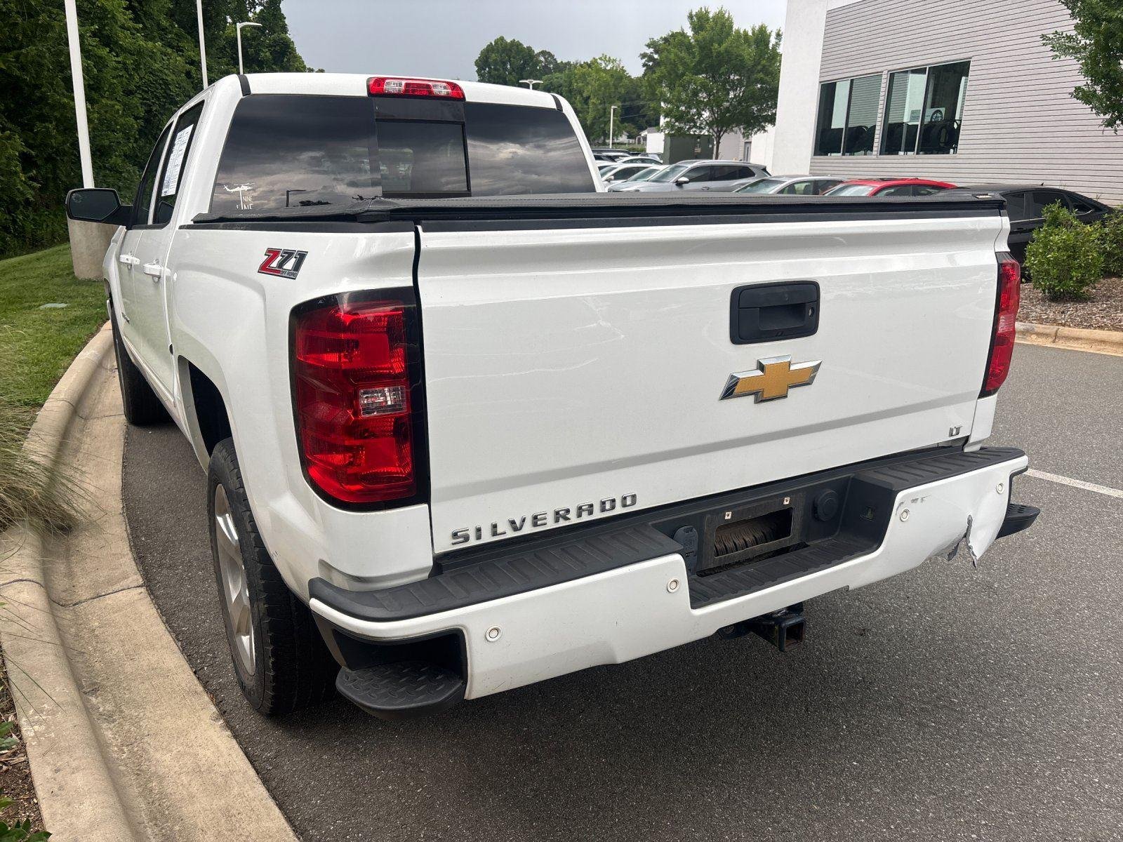 Used 2017 Summit White Chevrolet LT image 3