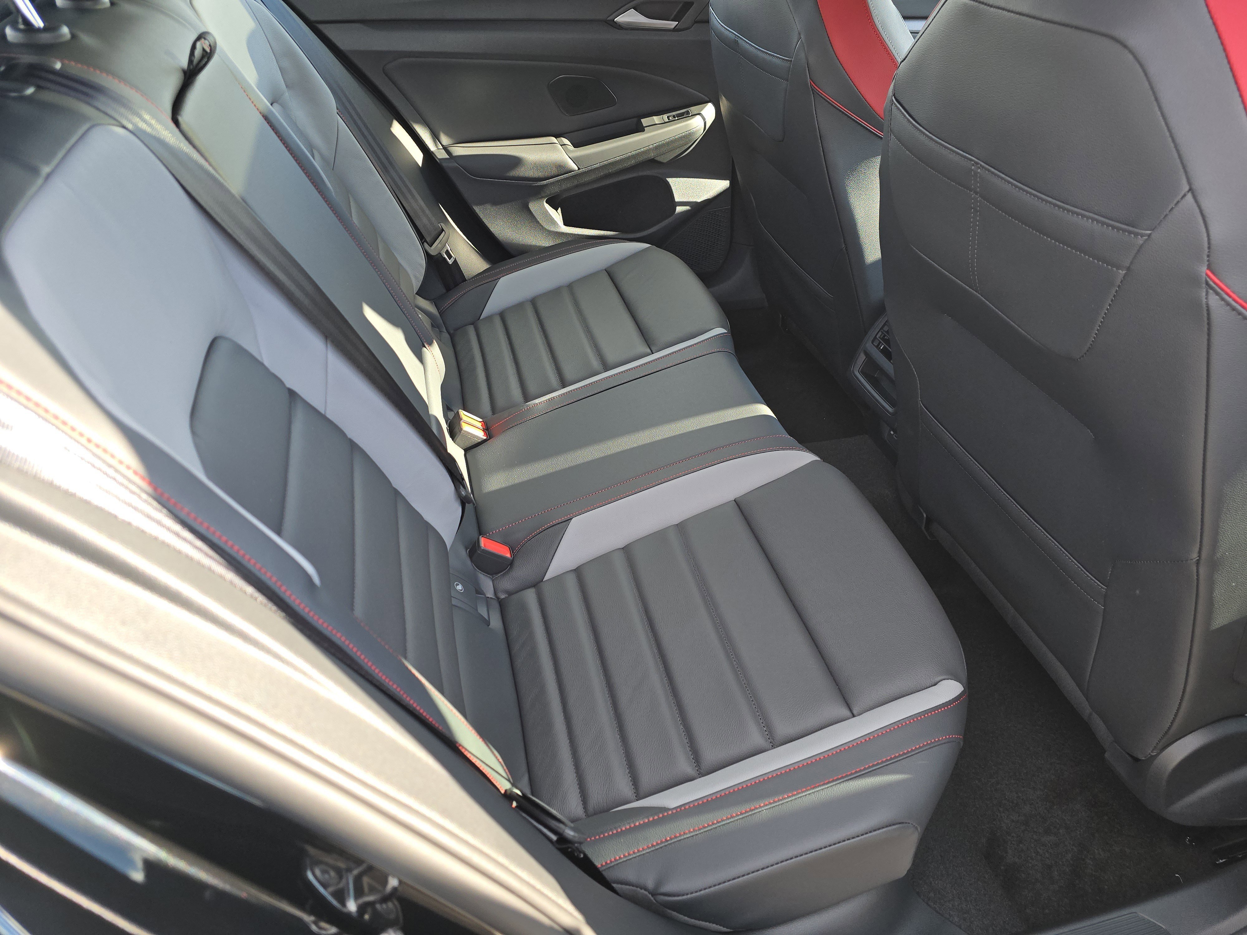 2026 Volkswagen Golf GTI SE - Photo 16