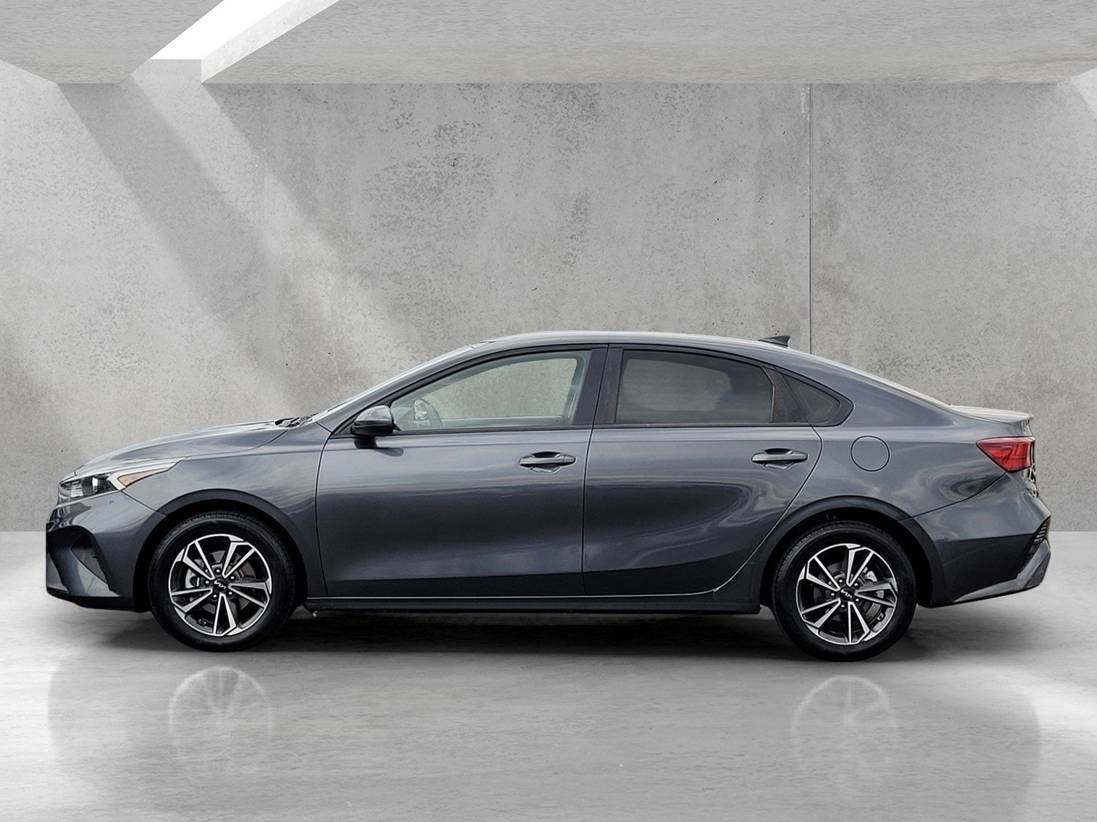 Used 2022 Gray Kia LXS image 7