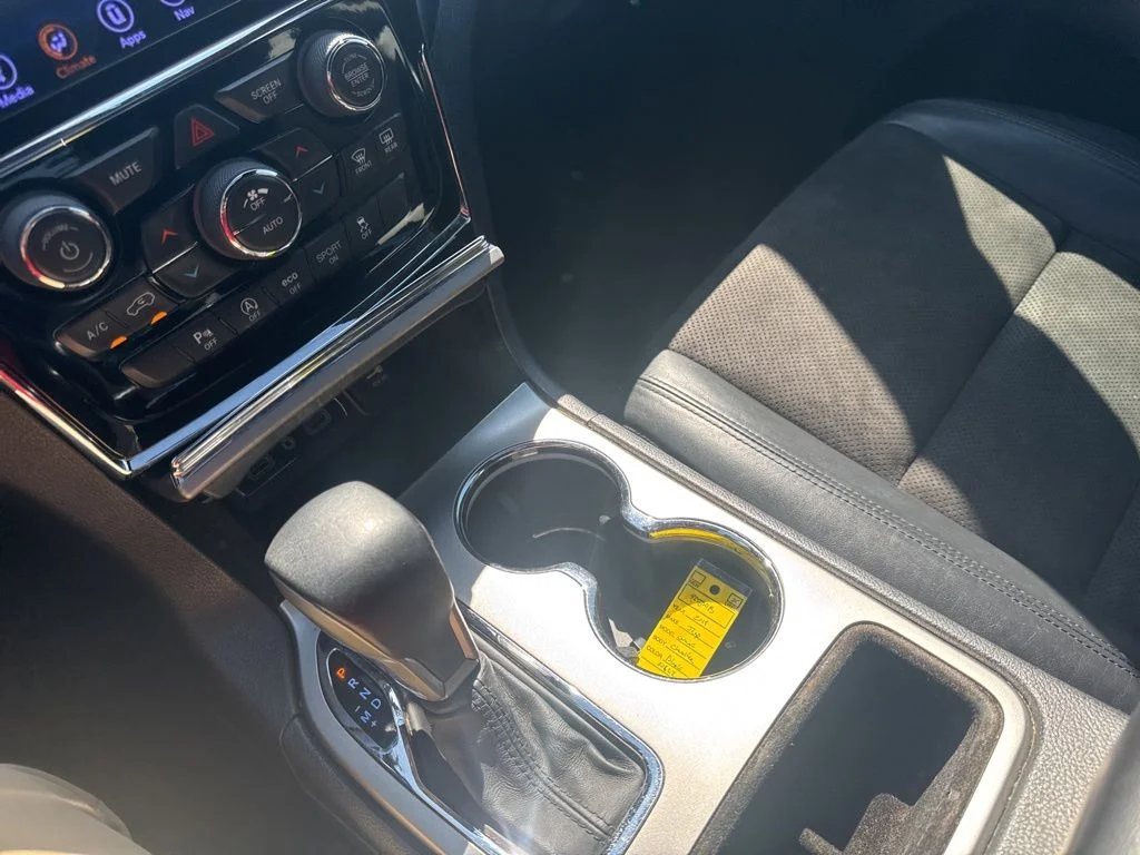 Certified Used 2019 Diamond Black Jeep Altitude image 25