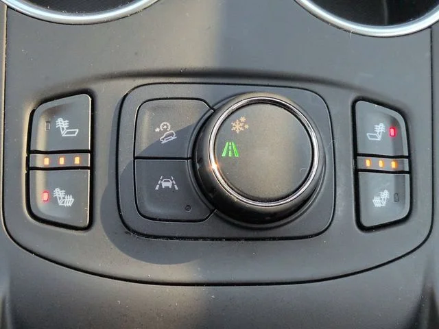 Used 2020 Blue GMC SLE image 22