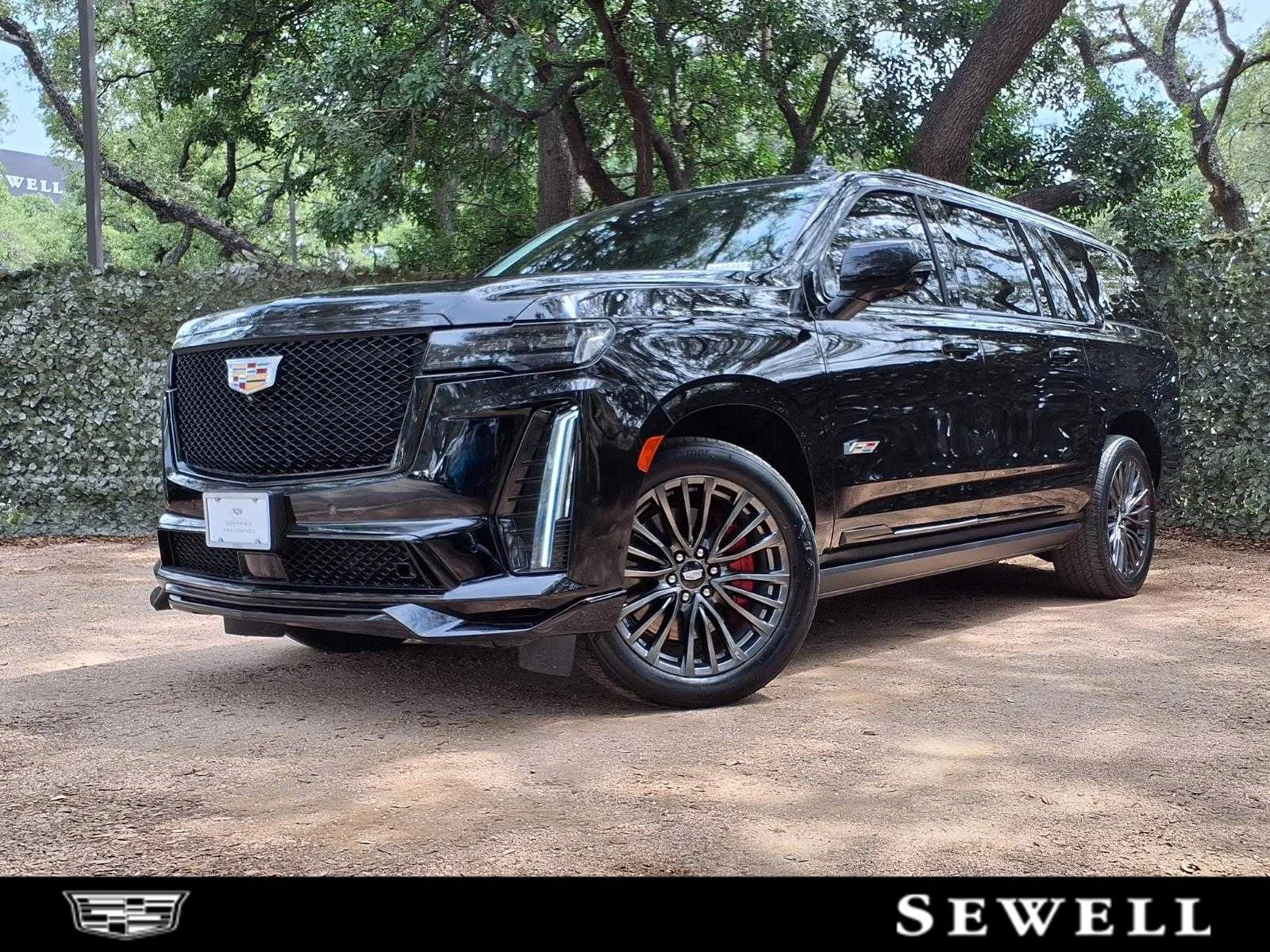 2023 Cadillac Escalade ESV V-Series's photo