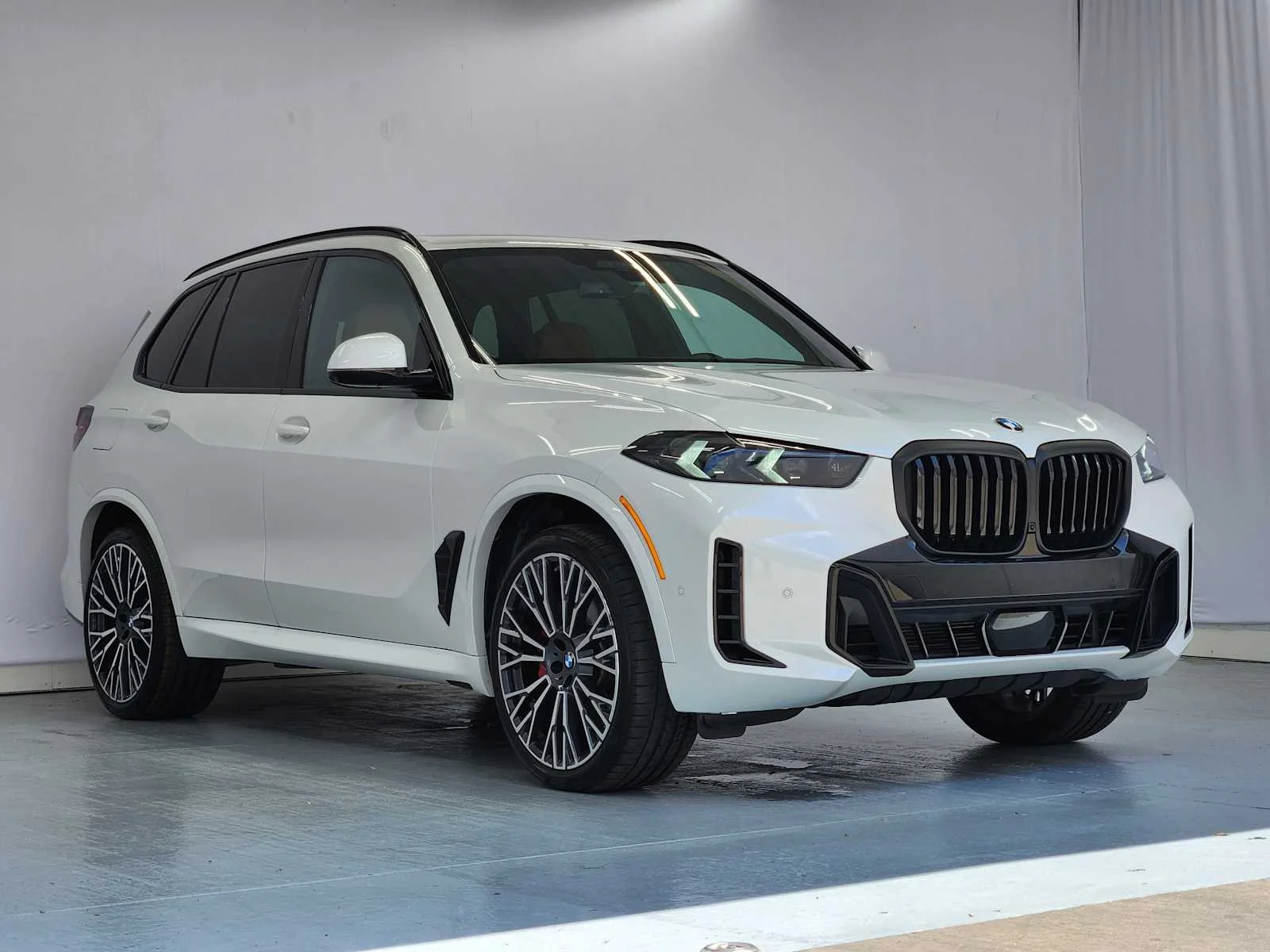 Certified Used 2026 Mineral White Metallic BMW xDrive40i image 2