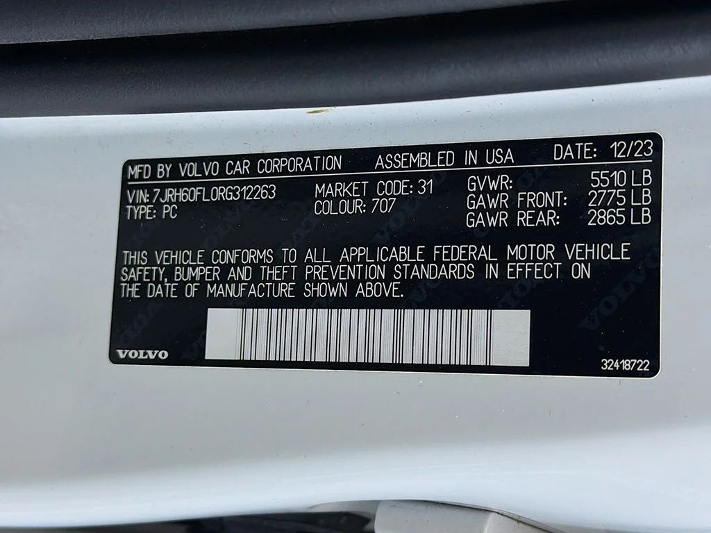 Used 2024 Crystal White Metallic Volvo T8 Plus Dark Theme image 45