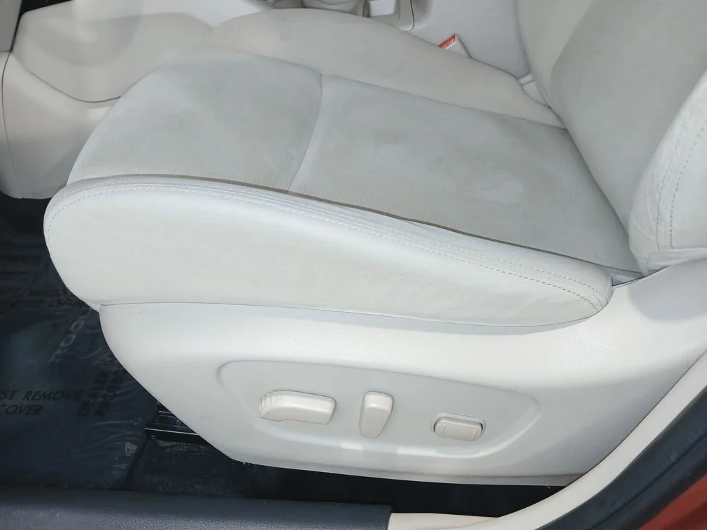 Used 2016 Red Nissan SV image 16