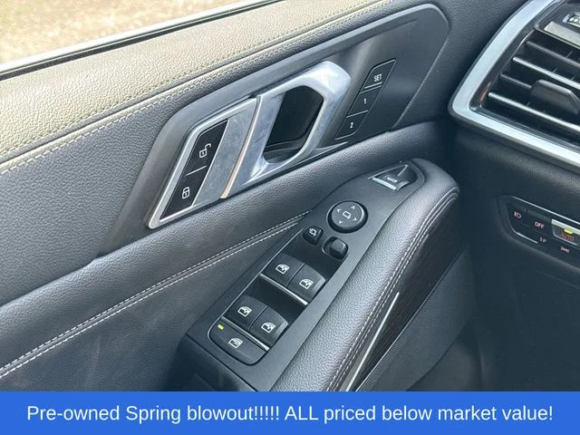 Used 2020 Black BMW xDrive40i image 34