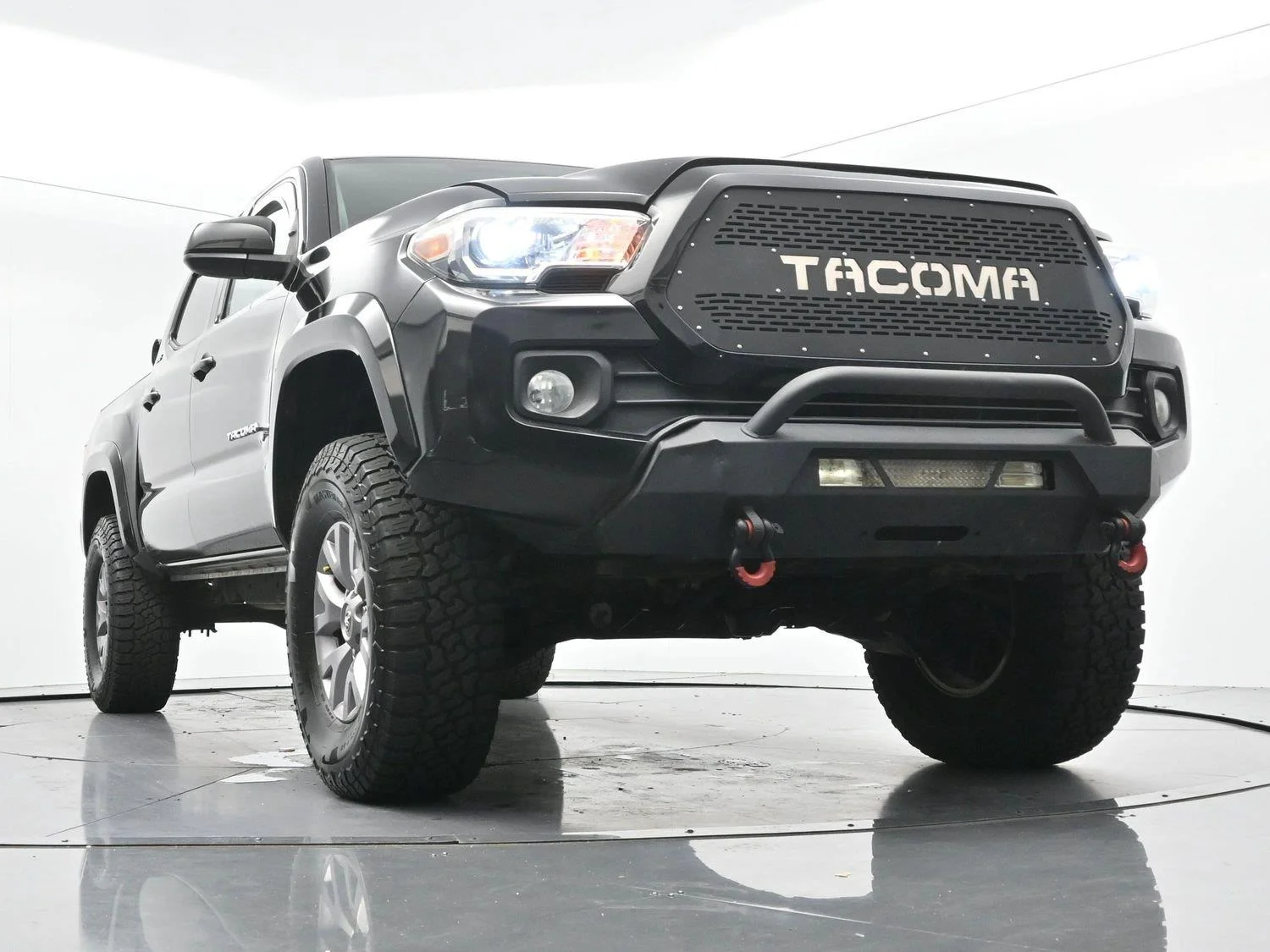 Used 2016 Black Toyota SR image 41
