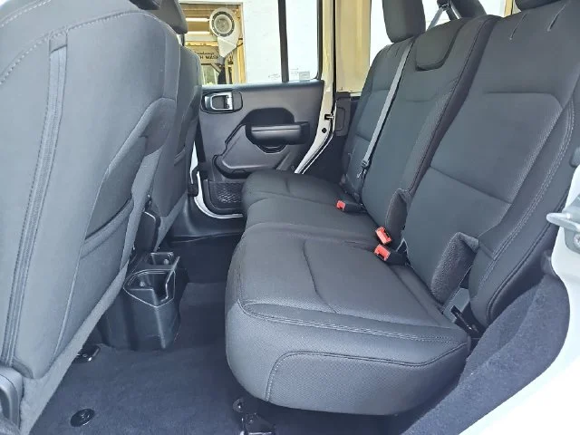 Used 2021 White Jeep Unlimited Willys image 13