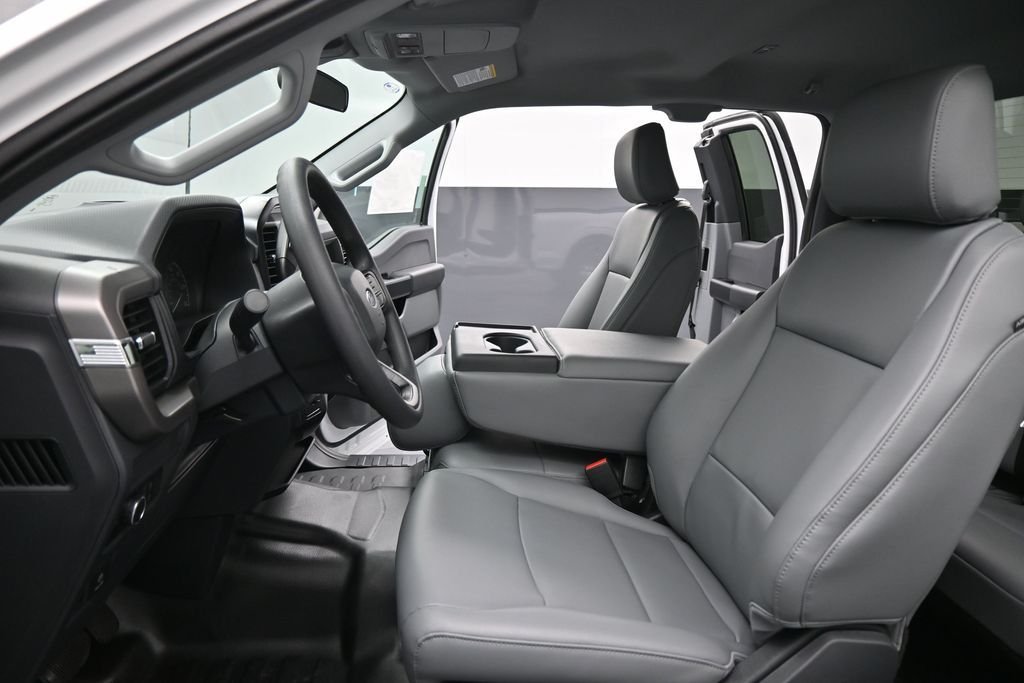 New 2026 Oxford White Ford XL image 9