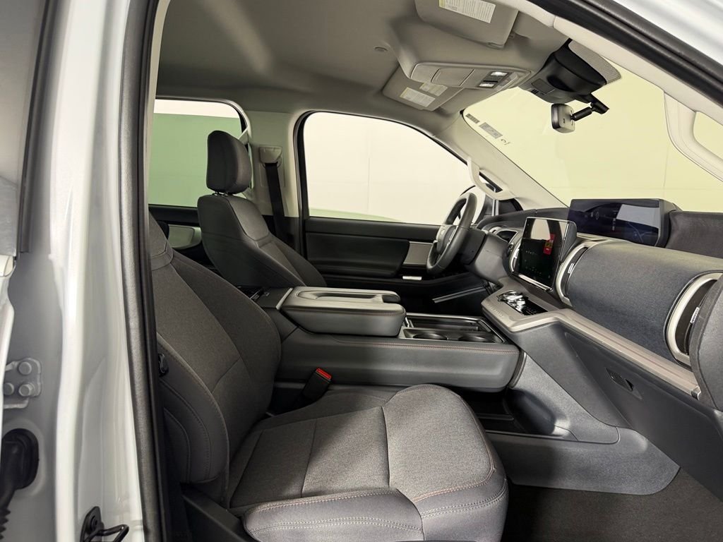 Used 2025 Silver Metallic Ford Active image 27