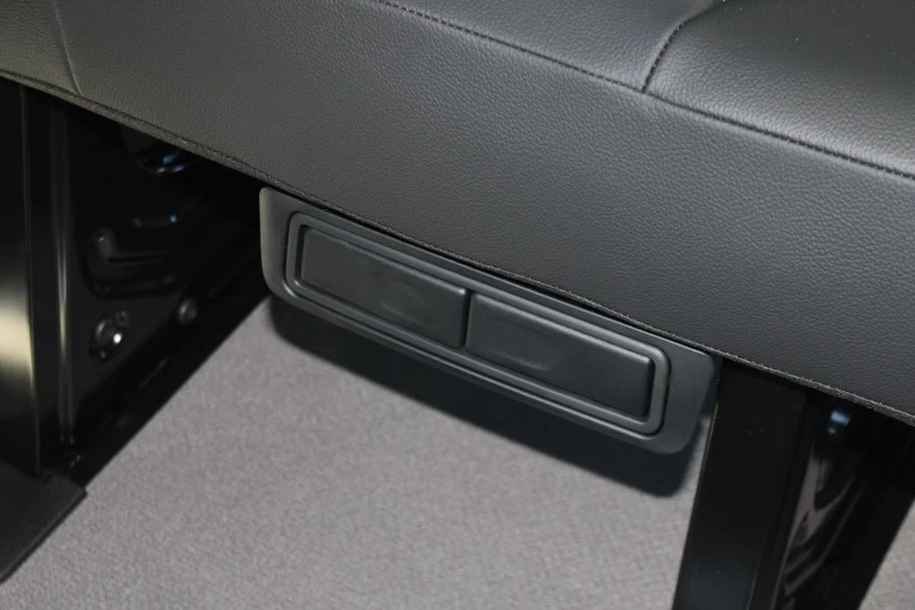 New 2026 Arctic White Mercedes-Benz Crew 144 WB image 32