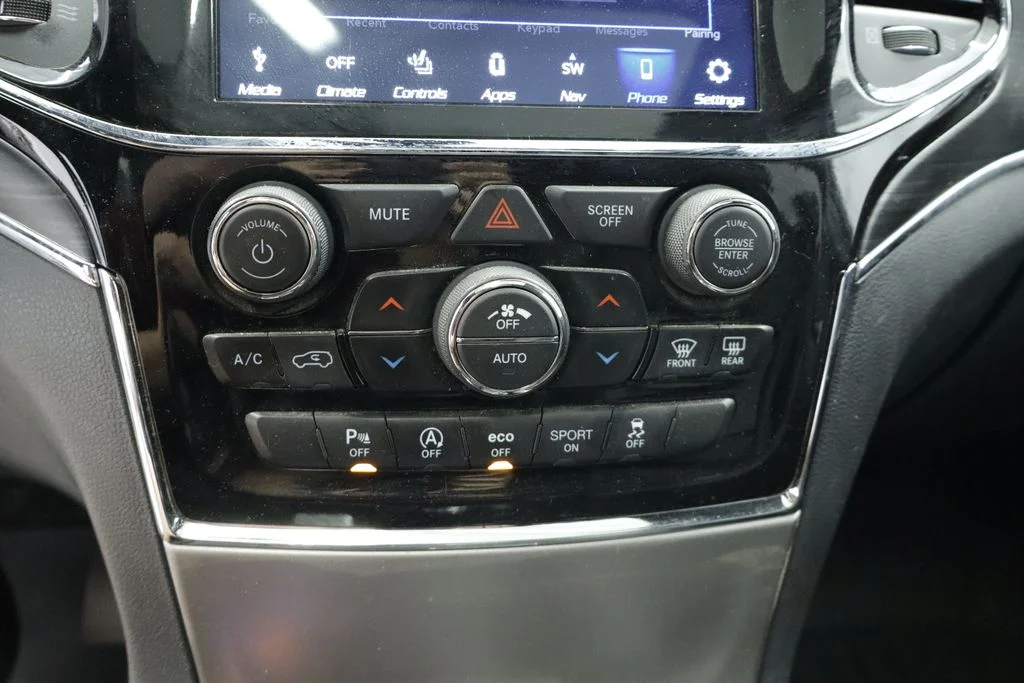 Certified Used 2020 Gray Jeep Limited image 40
