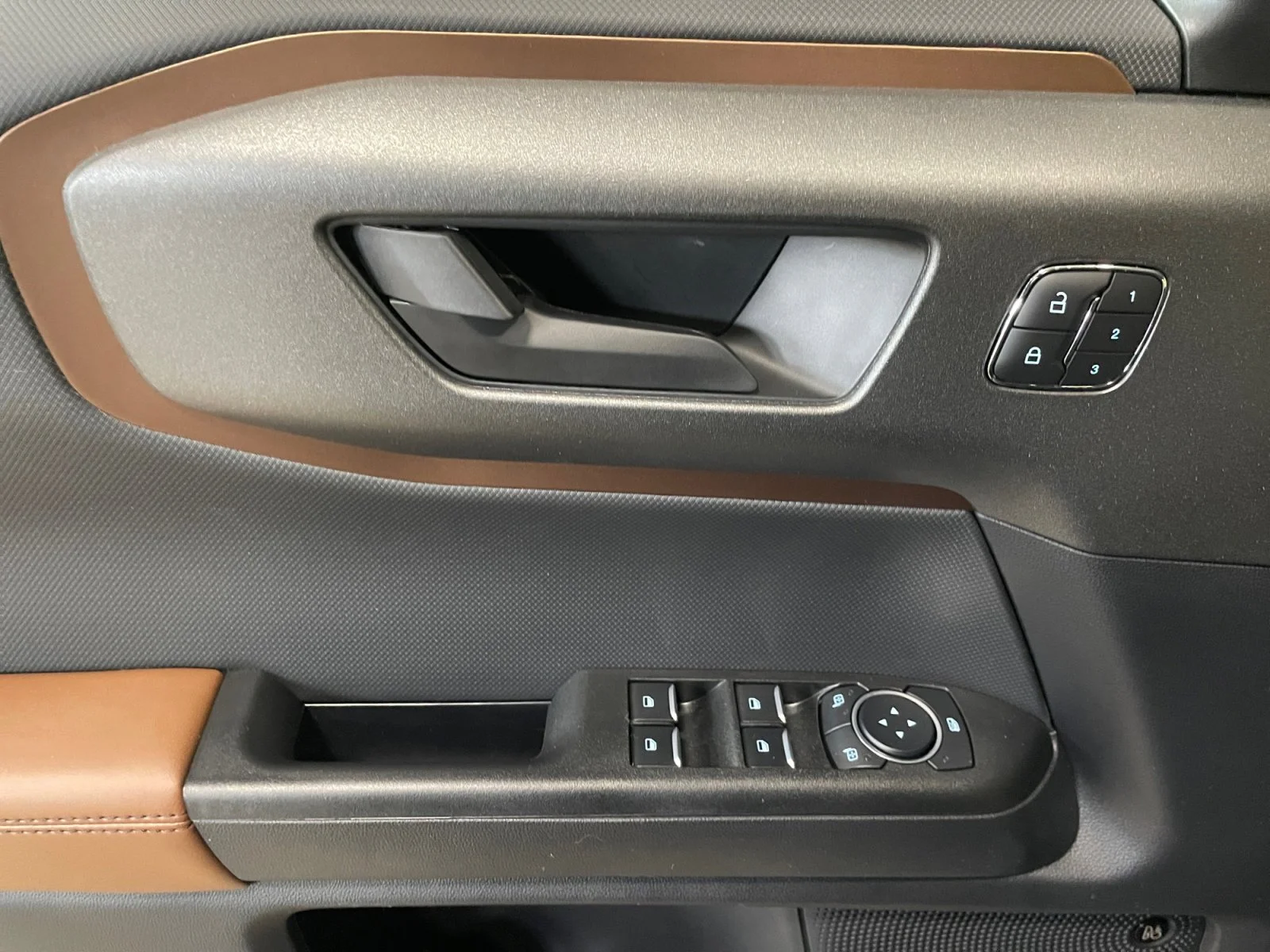 New 2026 Azure Grey Metallic Tri-Coat Ford Outer Banks image 12