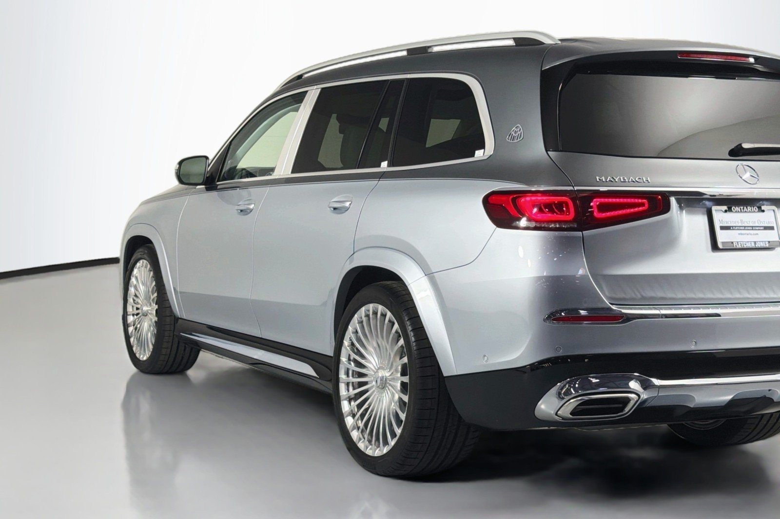 Certified Used 2023 Cirrus Silver Metallic Mercedes-Benz Maybach GLS 600 image 21