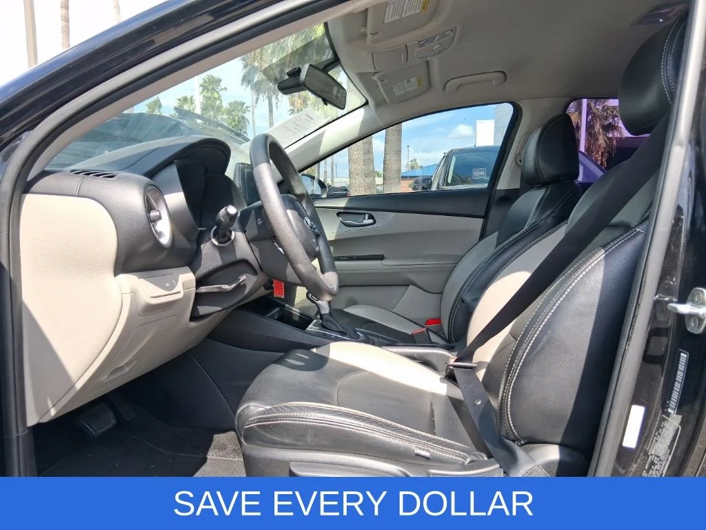 Used 2021 Black Kia LXS image 10