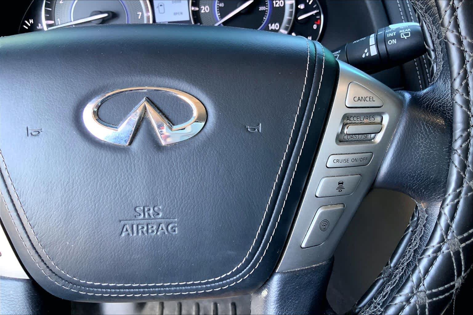 Used 2019 Liquid Platinum INFINITI LUXE image 25